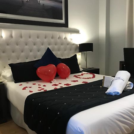 Hotel Suites Feria De Madrid Bagian luar foto