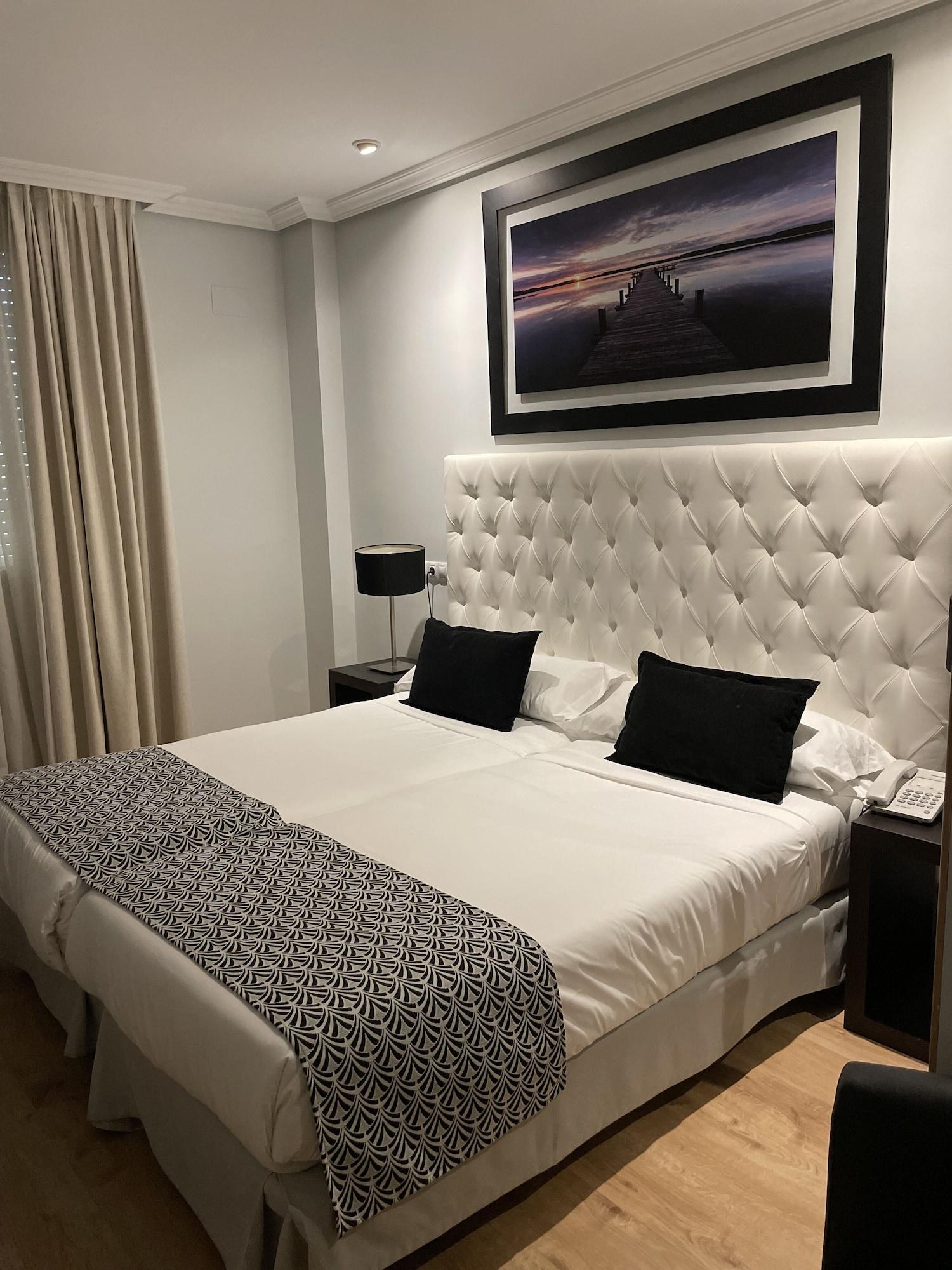 Hotel Suites Feria De Madrid Bagian luar foto