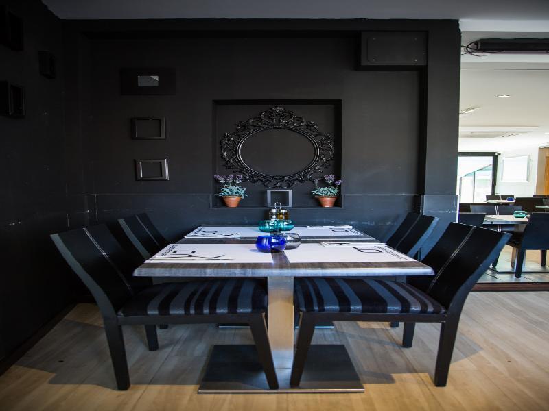 Hotel Suites Feria De Madrid Bagian luar foto
